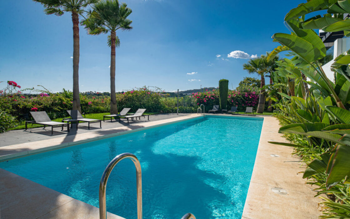 Квартира у моря с террасой 130 кв.м в Малаге