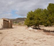 Будинок в Abanilla 100 кв.м з ділянкою 15652 кв.м біля річки