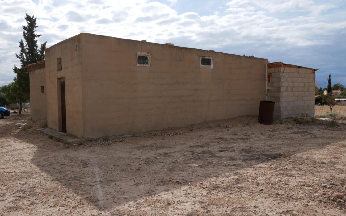 Будинок в Abanilla 100 кв.м з ділянкою 15652 кв.м біля річки