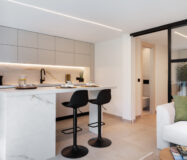 Квартира 2+2 на першому поверсі біля моря в Сан Педро де Алькантара