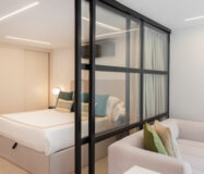 Квартира 2+2 на першому поверсі біля моря в Сан Педро де Алькантара