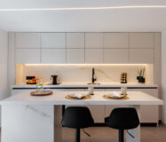 Квартира 2+2 на першому поверсі біля моря в Сан Педро де Алькантара