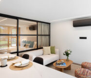 Квартира 2+2 на першому поверсі біля моря в Сан Педро де Алькантара