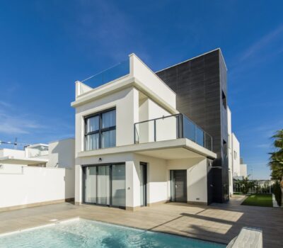 Нові вілли в Сан-Мігель-де-Салінас з терасою 135 кв.м.