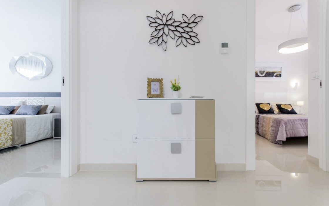 Нові вілли в Сан-Мігель-де-Салінас з терасою 135 кв.м.