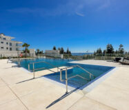 Просторная квартира с террасой и видом на море в новостройке