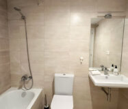 Просторная квартира с террасой и видом на море в новостройке