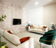 Просторная квартира с террасой и видом на море в новостройке