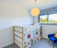 Просторная квартира с террасой и видом на море в новостройке