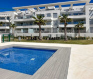 Просторная квартира с террасой и видом на море в новостройке