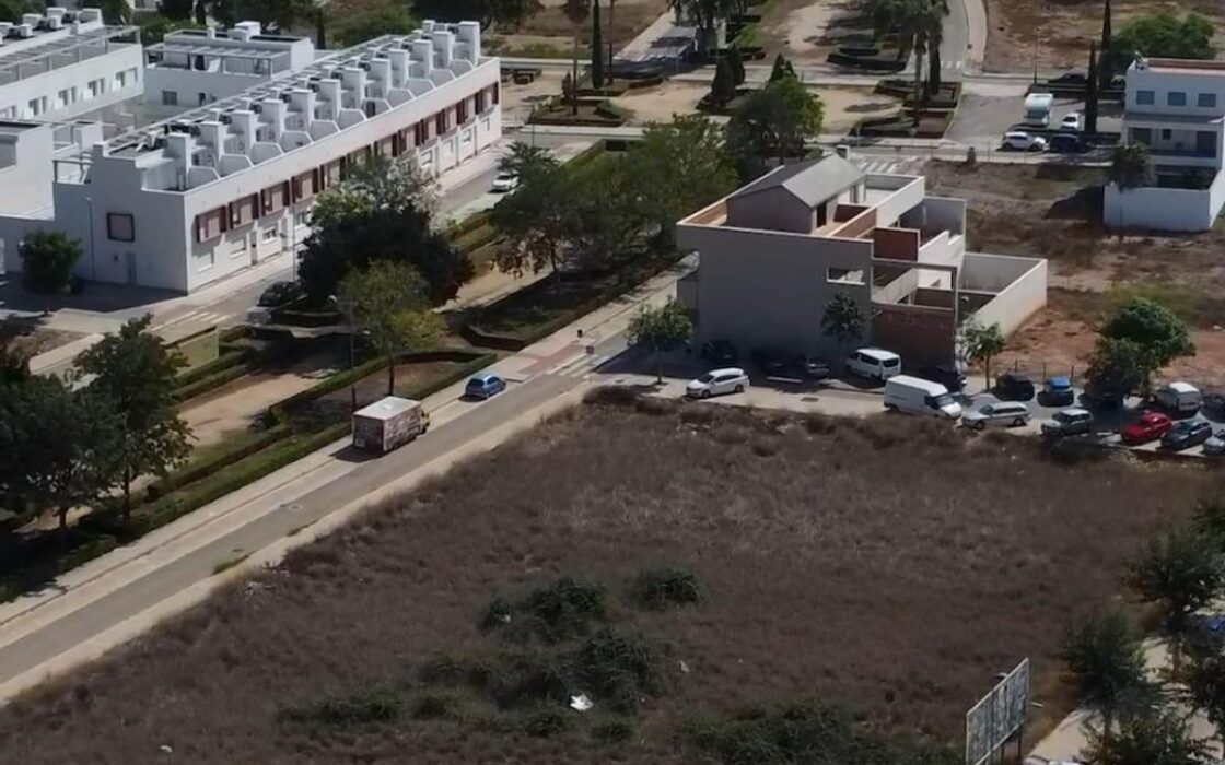 Будинок в Ель-Пуч, 244 кв.м, 4 кімнати, тераса, 4 км до моря