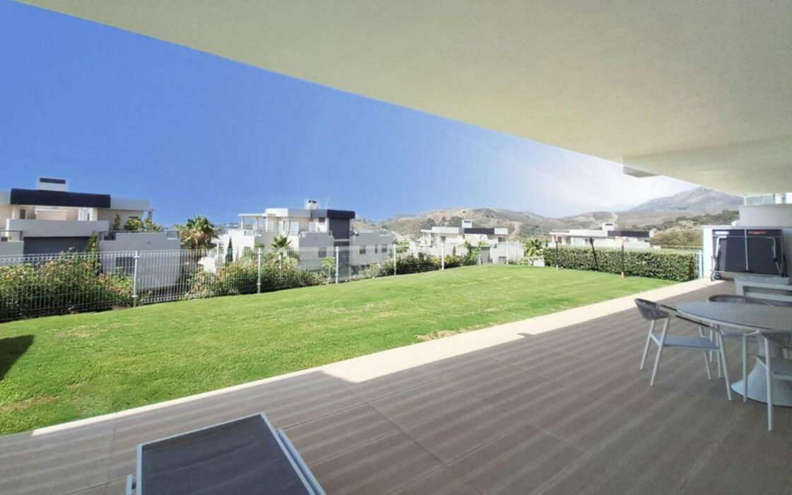 Нова квартира з 4 спальнями в Бенахависі 120 кв.м у гольфа