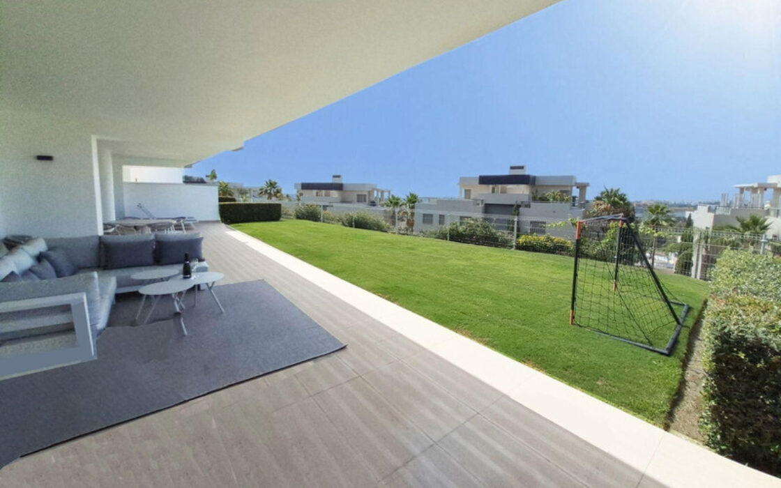 Нова квартира з 4 спальнями в Бенахависі 120 кв.м у гольфа