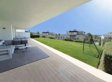 Новая квартира с 4 спальнями в Бенахависе 120 кв.м у гольфа