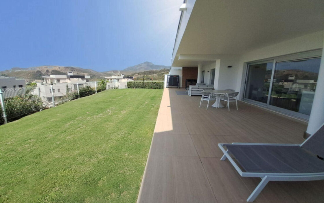 Нова квартира з 4 спальнями в Бенахависі 120 кв.м у гольфа