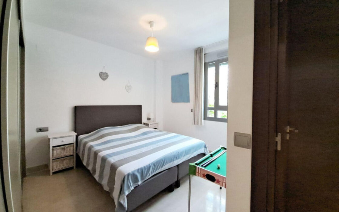 Нова квартира з 4 спальнями в Бенахависі 120 кв.м у гольфа