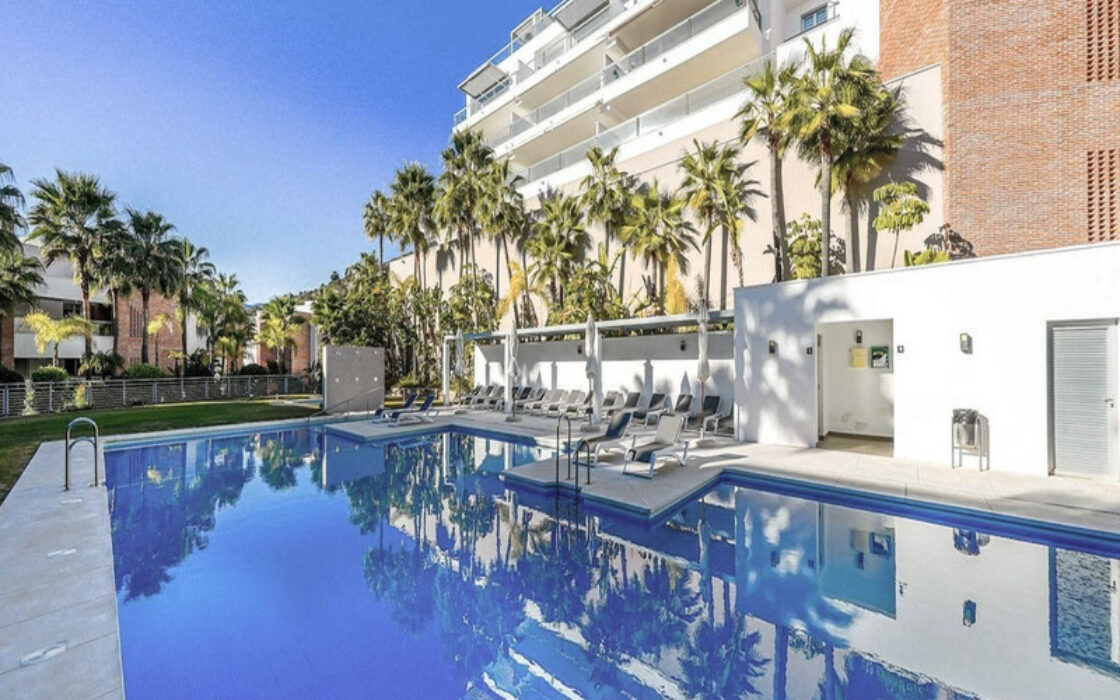 Нова квартира з 4 спальнями в Бенахависі 120 кв.м у гольфа