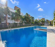 Нова квартира з 4 спальнями в Бенахависі 120 кв.м у гольфа