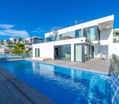 Вілла в Фінестраті 327 кв.м з видом на море та басейном