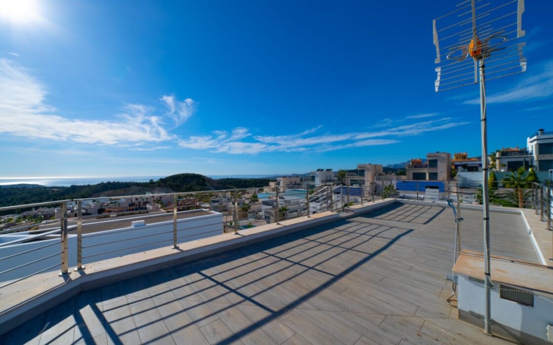 Вилла в Финестрате 327 кв.м с видом на море и бассейном