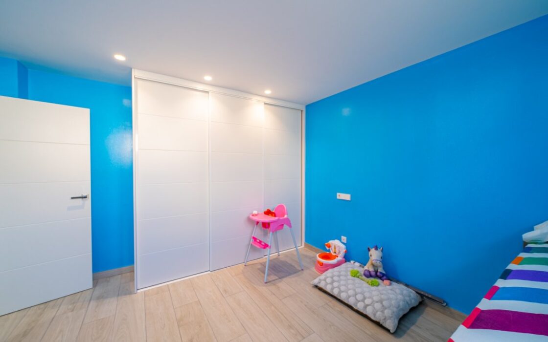 Вилла в Финестрате 327 кв.м с видом на море и бассейном