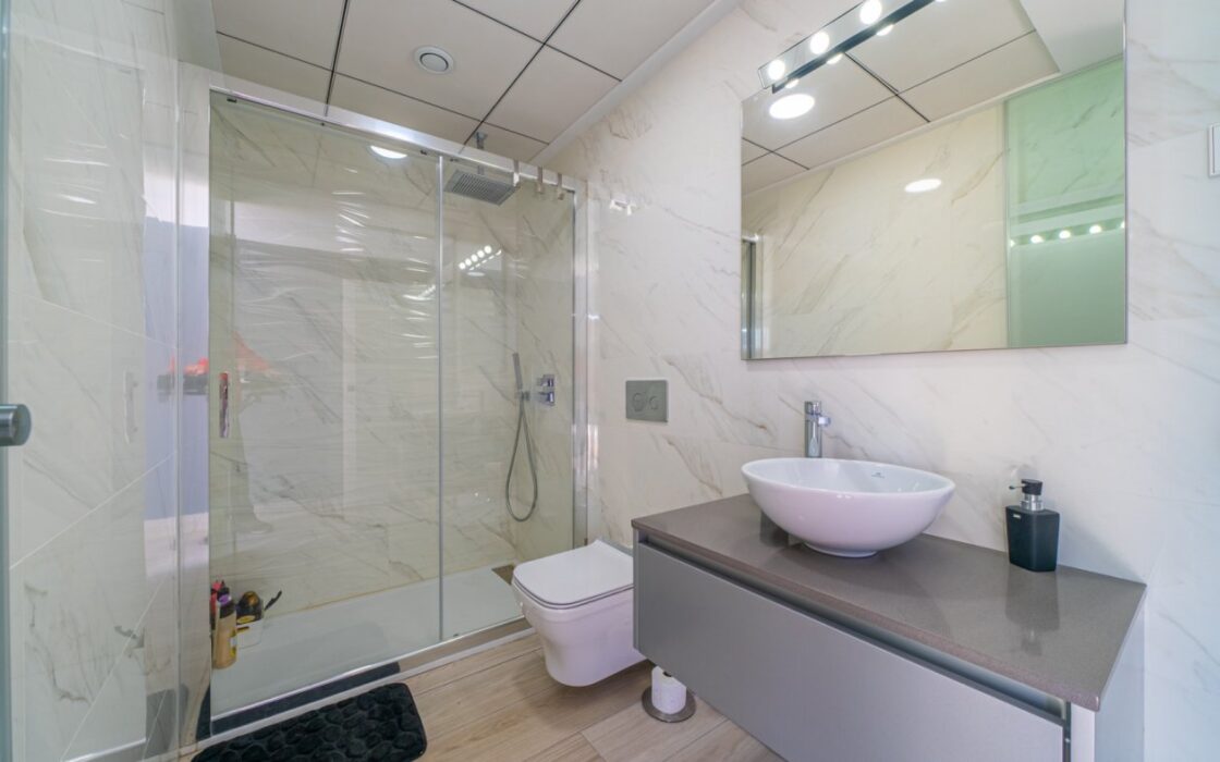 Вилла в Финестрате 327 кв.м с видом на море и бассейном