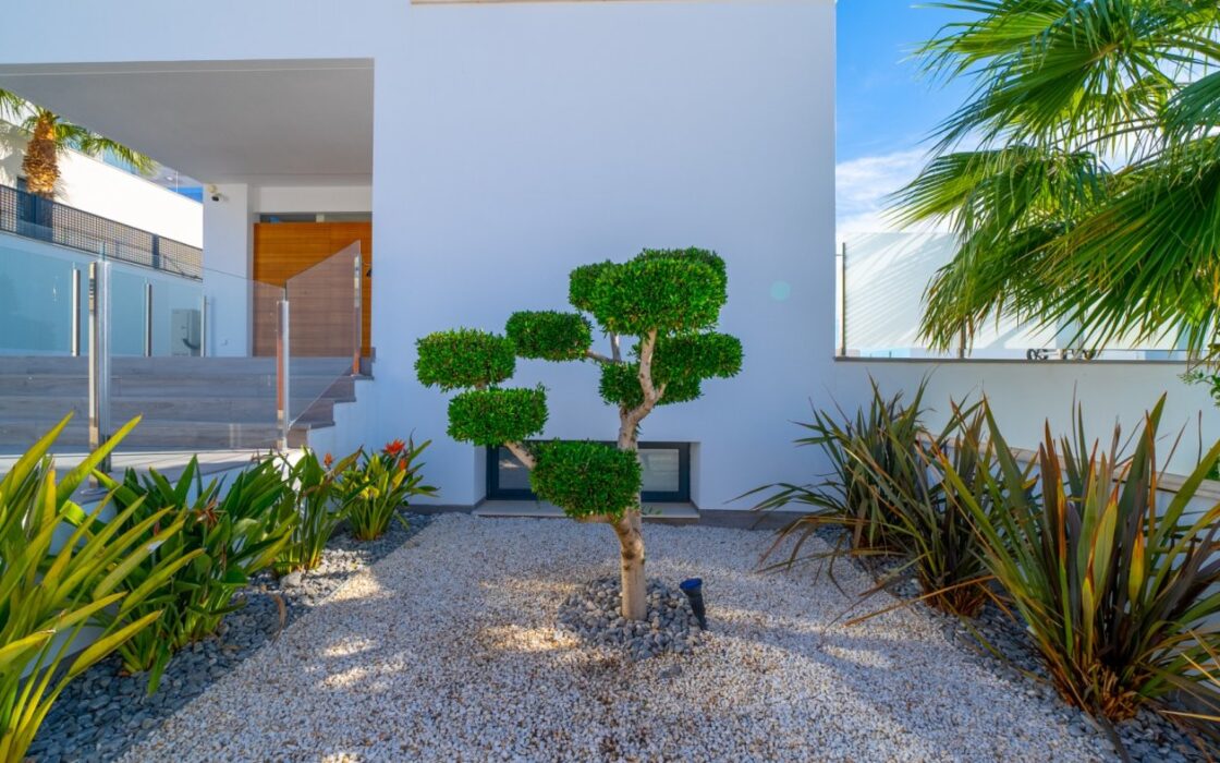 Вилла в Финестрате 327 кв.м с видом на море и бассейном