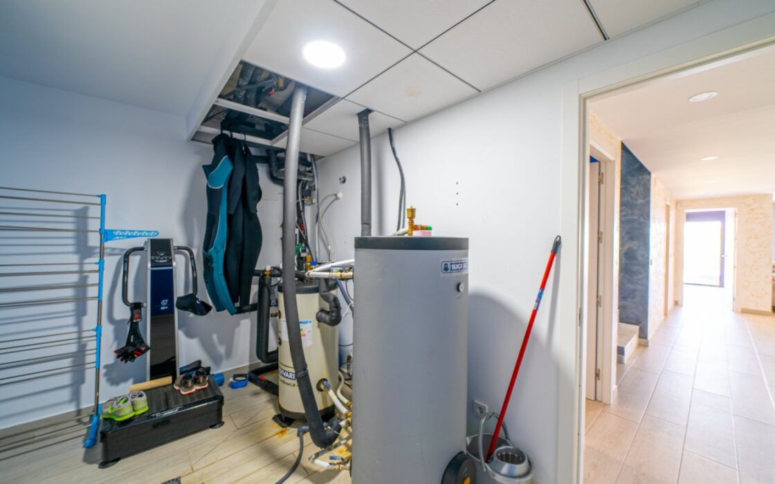 Вилла в Финестрате 327 кв.м с видом на море и бассейном