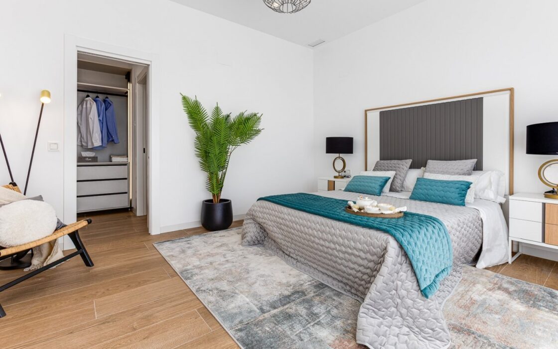 Дом в Финестрате 202 кв.м с бассейном 5 км до моря