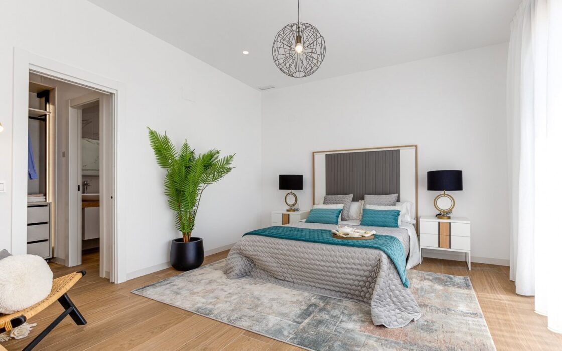 Дом в Финестрате 202 кв.м с бассейном 5 км до моря