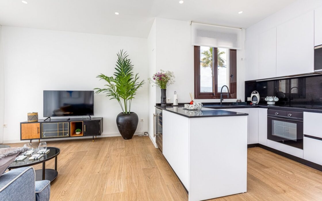 Дом в Финестрате 171 кв.м с бассейном и видом на море