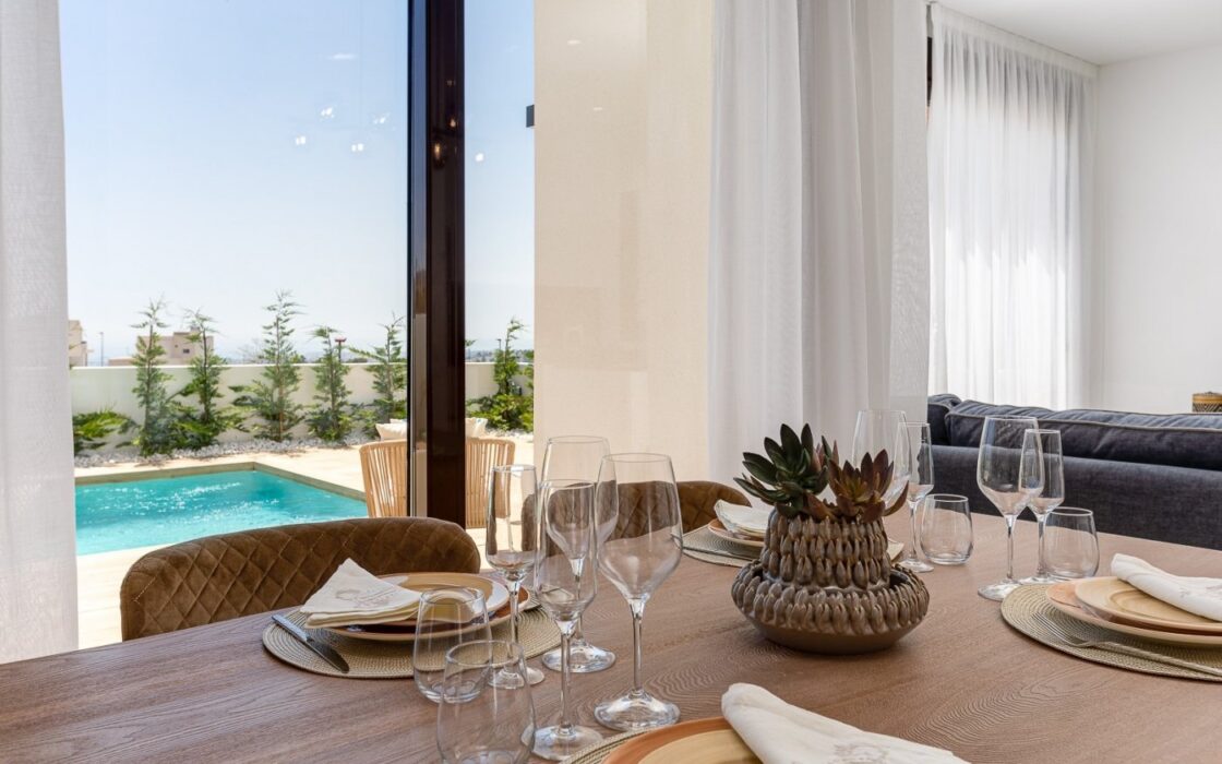 Дом в Финестрате 171 кв.м с бассейном и видом на море