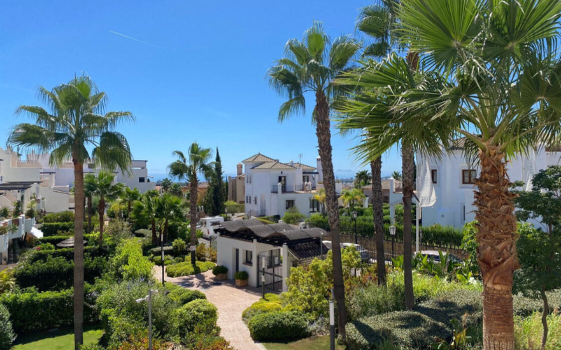 Квартира з терасою в Естепоні, 76 кв.м, 2 спальні