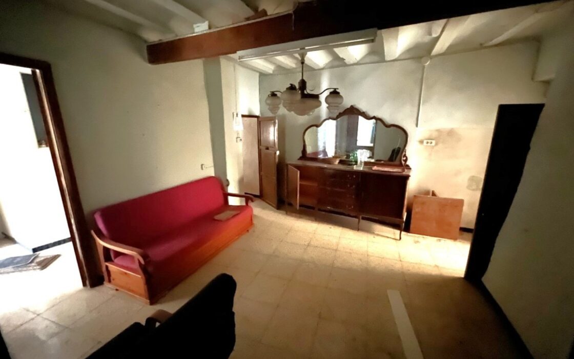 Дом в Sella 285 кв.м с камином в 16 км от моря