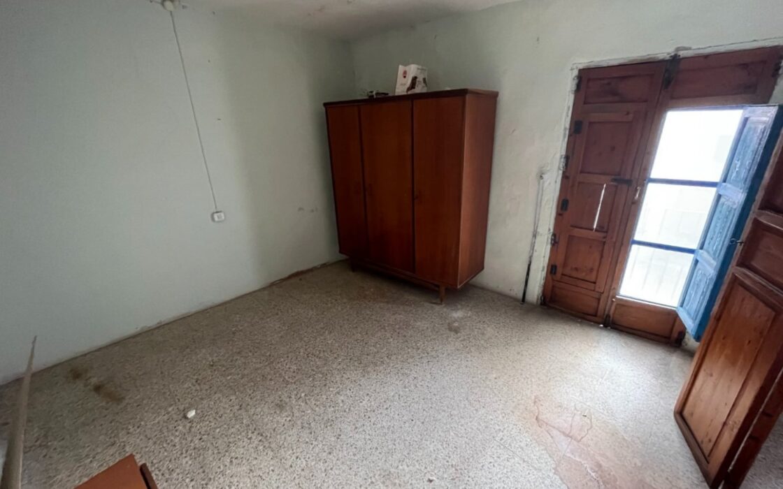 Дом в Sella 285 кв.м с камином в 16 км от моря