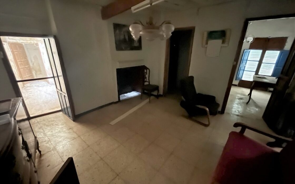 Дом в Sella 285 кв.м с камином в 16 км от моря