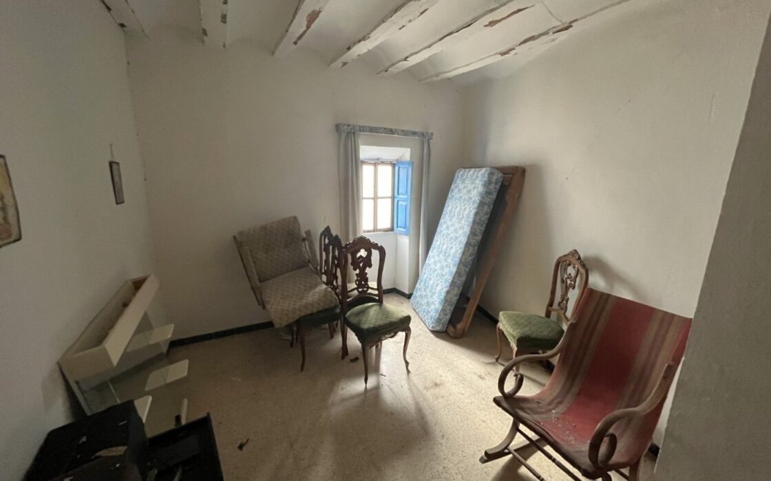 Дом в Sella 285 кв.м с камином в 16 км от моря