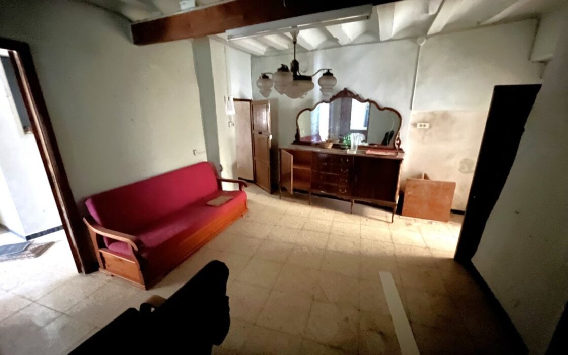 Дом в Sella 285 кв.м с камином в 16 км от моря