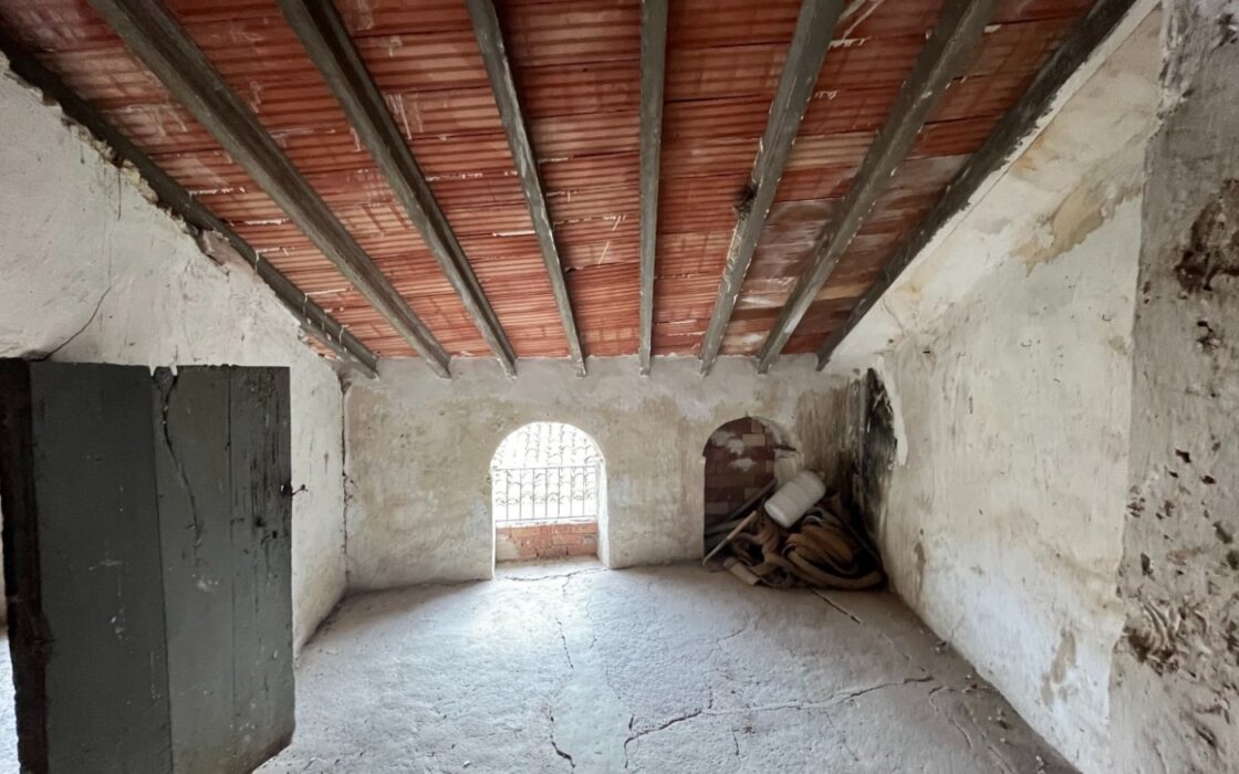 Дом в Sella 285 кв.м с камином в 16 км от моря