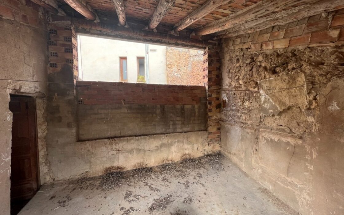 Дом в Sella 285 кв.м с камином в 16 км от моря