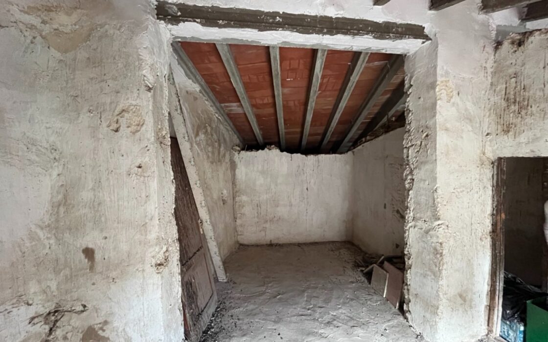 Дом в Sella 285 кв.м с камином в 16 км от моря