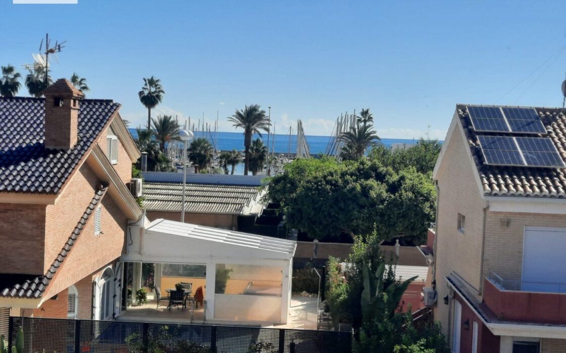 Дом в Канет д’en Беренгер, 262 кв.м, 4 комнаты, 400 м до моря