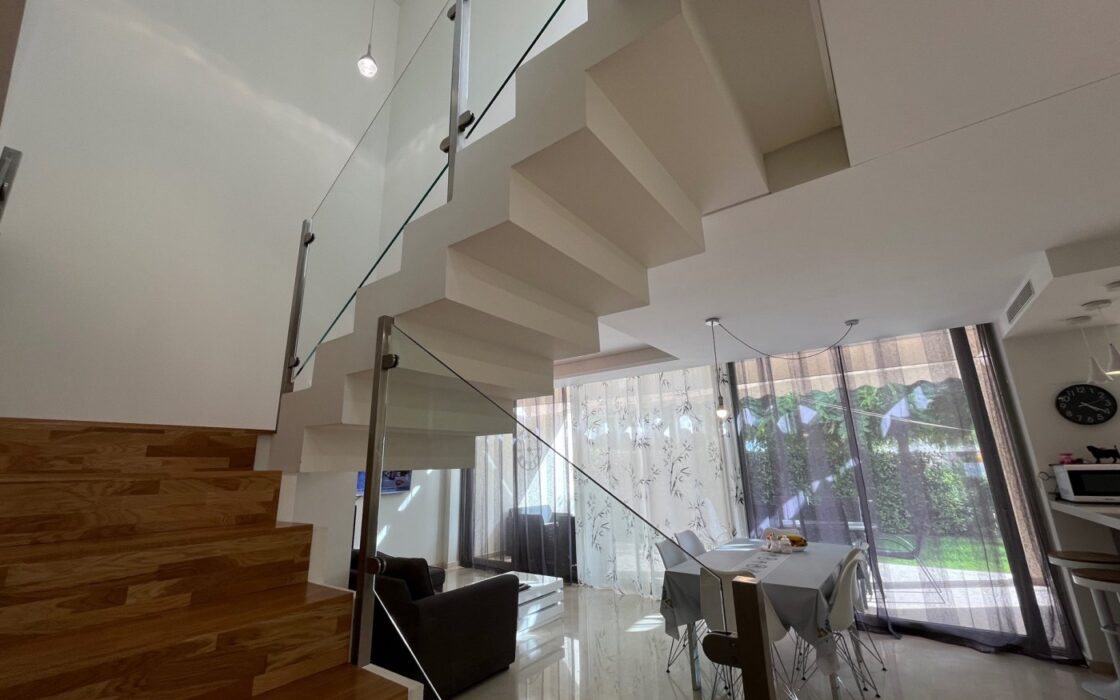 Вилла в Вильяхойосе 181 кв.м с террасой у моря