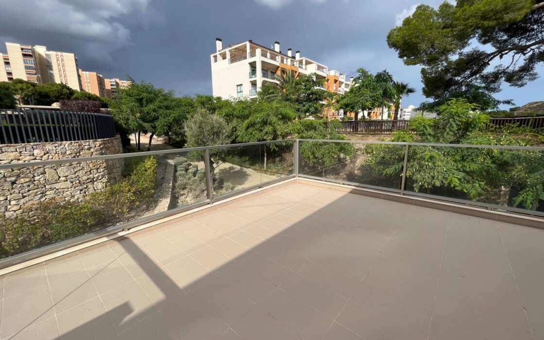 Вилла в Вильяхойосе 181 кв.м с террасой у моря