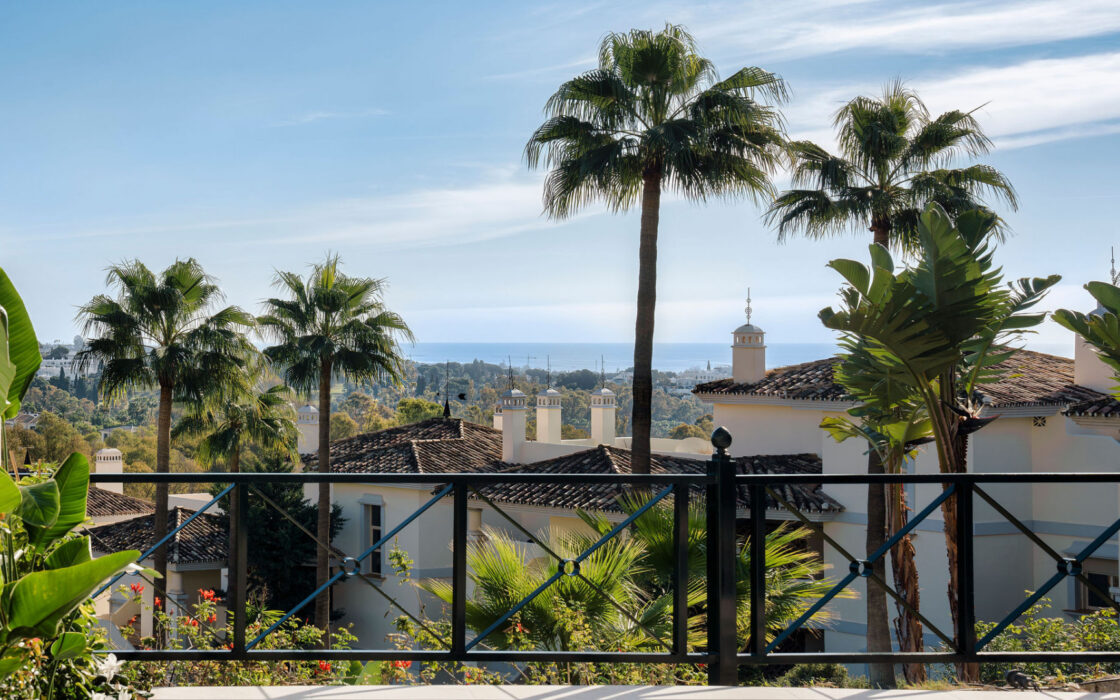 Четырёхкомнатная квартира в Адриенне 219 кв.м с террасой