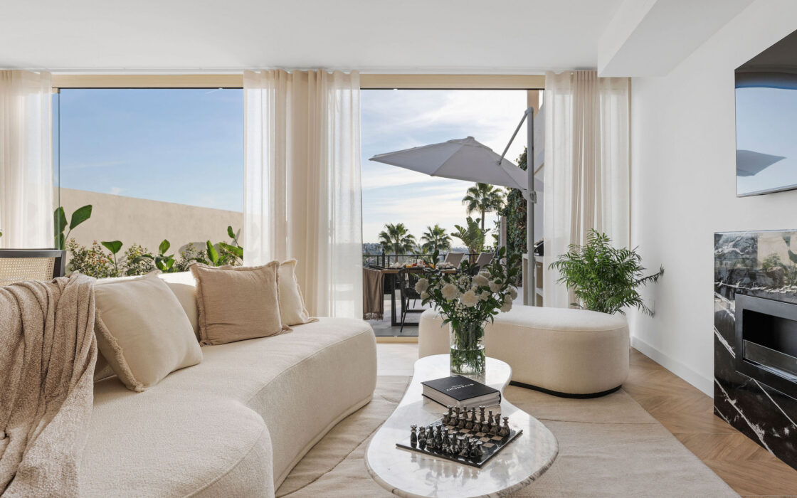 Четырёхкомнатная квартира в Адриенне 219 кв.м с террасой