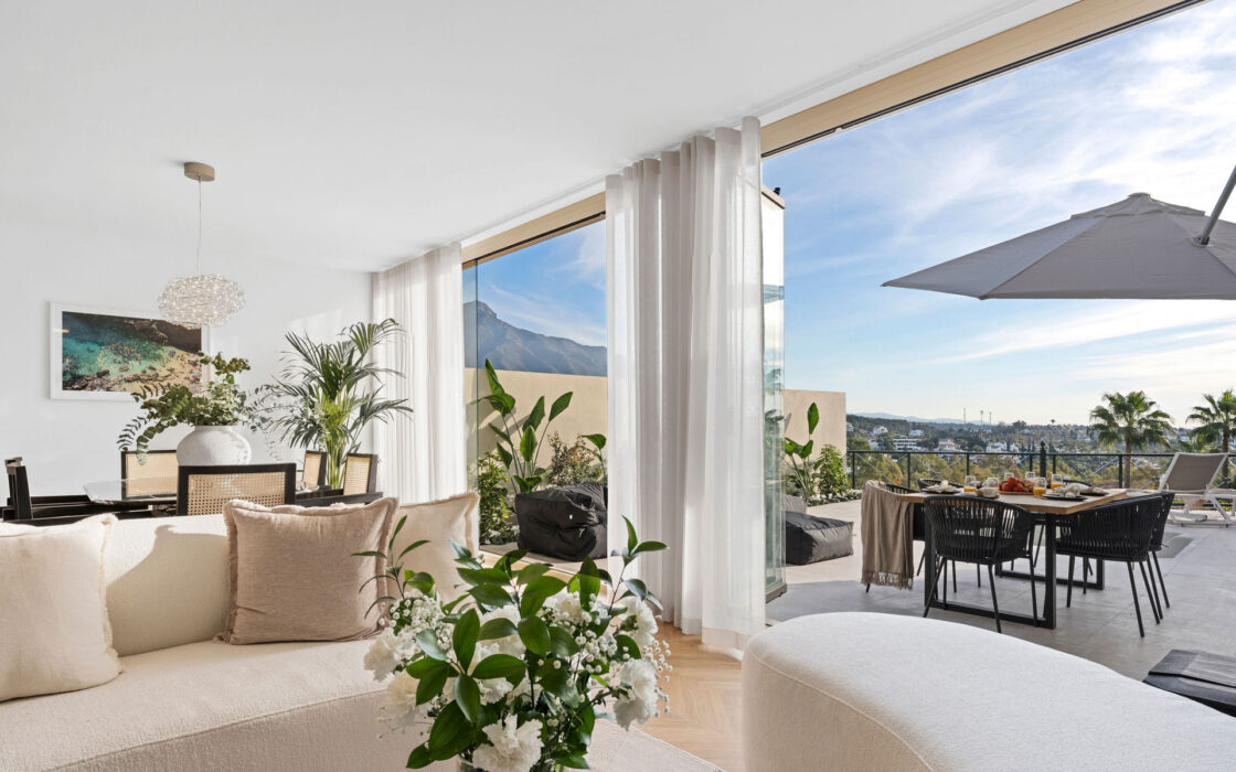 Четырёхкомнатная квартира в Адриенне 219 кв.м с террасой