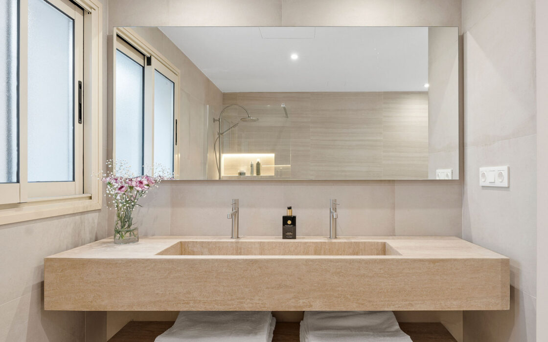 Четырёхкомнатная квартира в Адриенне 219 кв.м с террасой