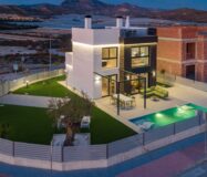 Будинок в Мучамелі 169 кв.м з басейном за 4,5 км від моря