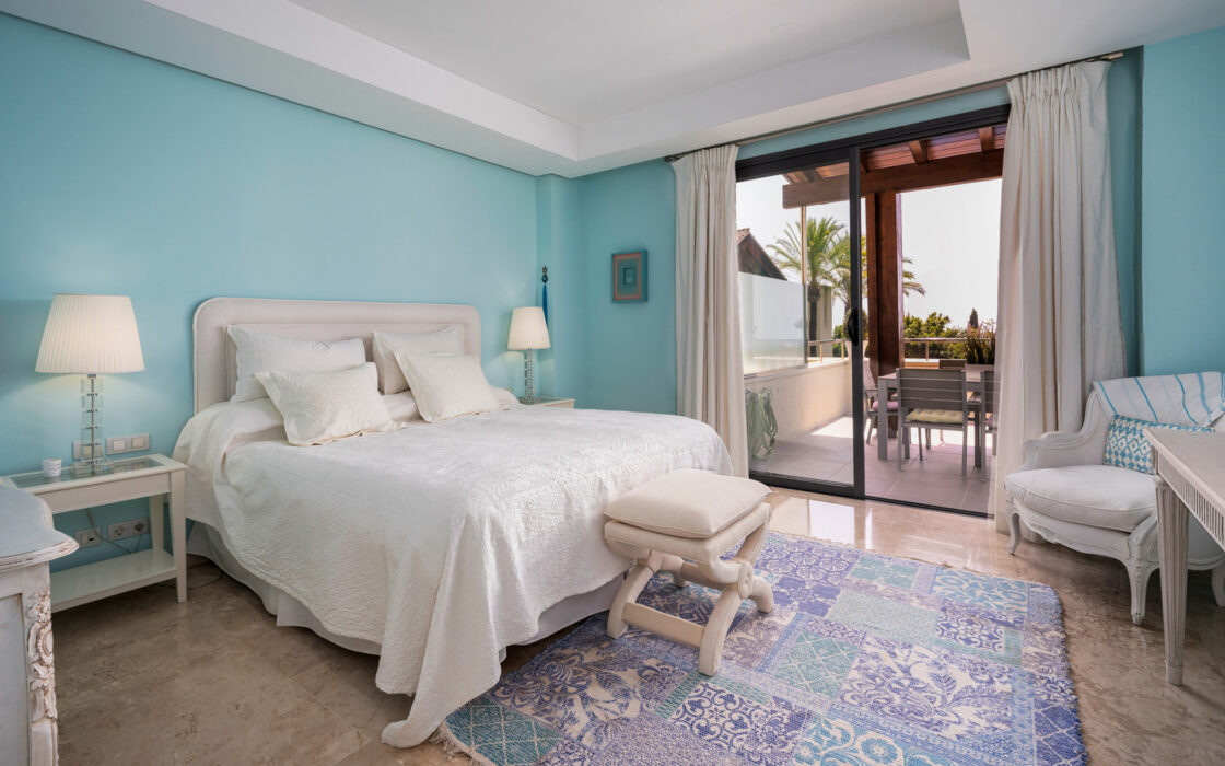 Четырехкомнатная квартира с террасой в Малаге 196 кв.м